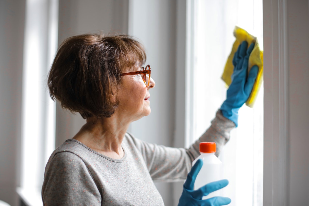 A List of Weekly Chores to Keep Your Apartment Clean